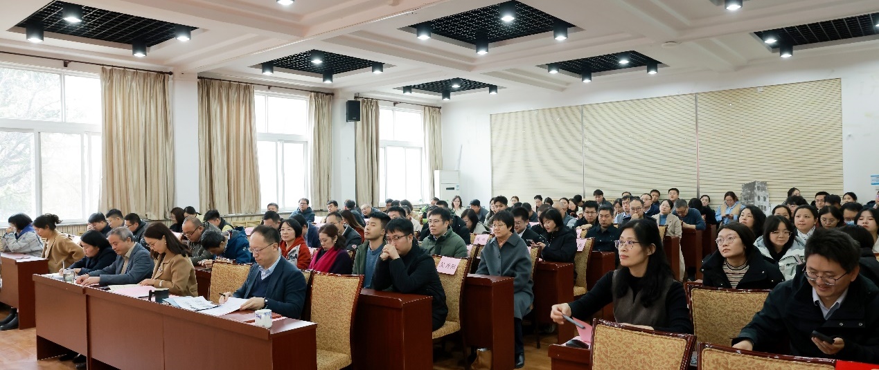 成人社区
召开教职工大会  凝心聚力共绘高质量发展新蓝图